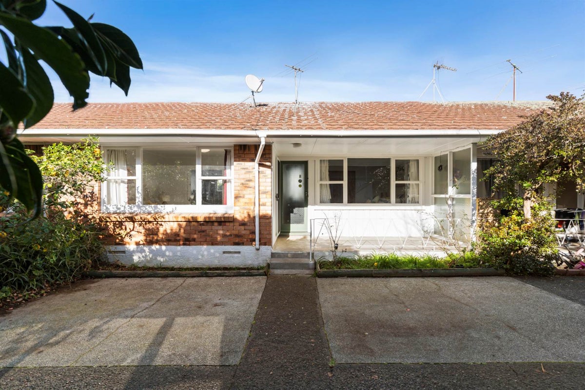 3/6 Arabi Street, Sandringham, Auckland - Carousel 1
