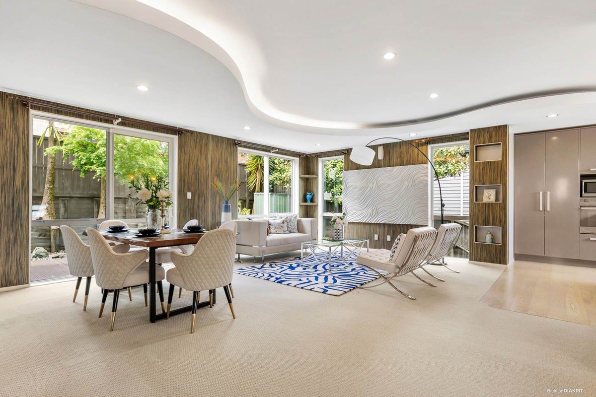 4 Lucca Crescent, Flat Bush, Auckland - Carousel 1