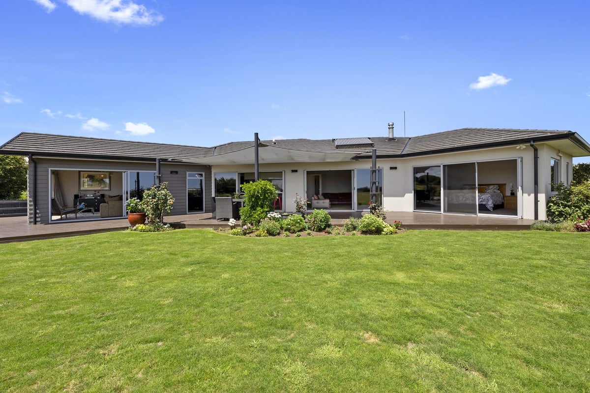 39 Matarikoriko Road, Brixton, Waitara - Carousel 2