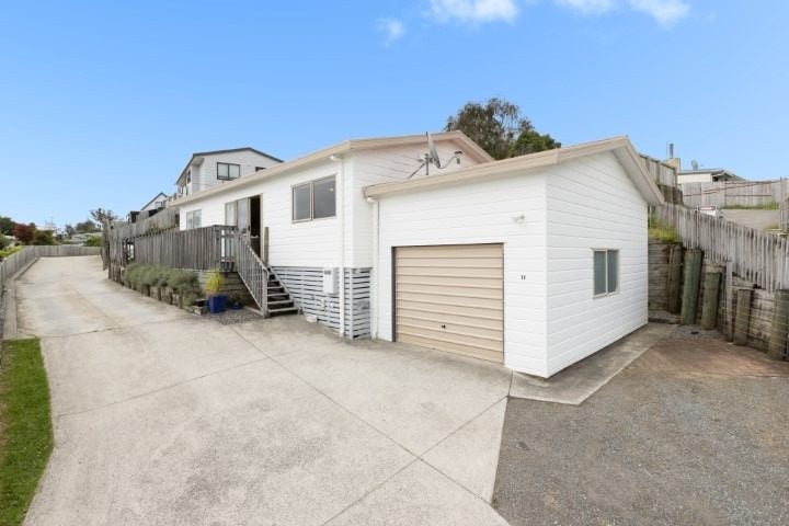 17 Newark Close, Gate Pa, Tauranga - Carousel 1