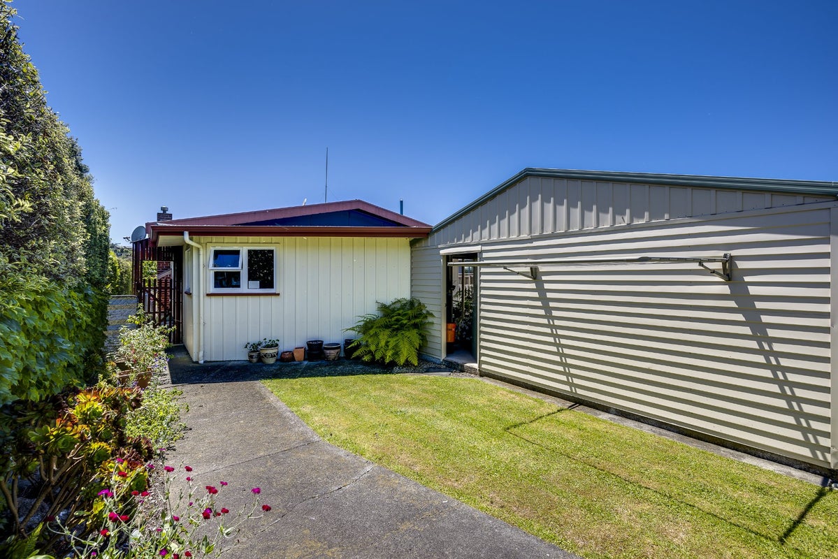 4 Birdwood Street, Taradale, Napier - Carousel 21