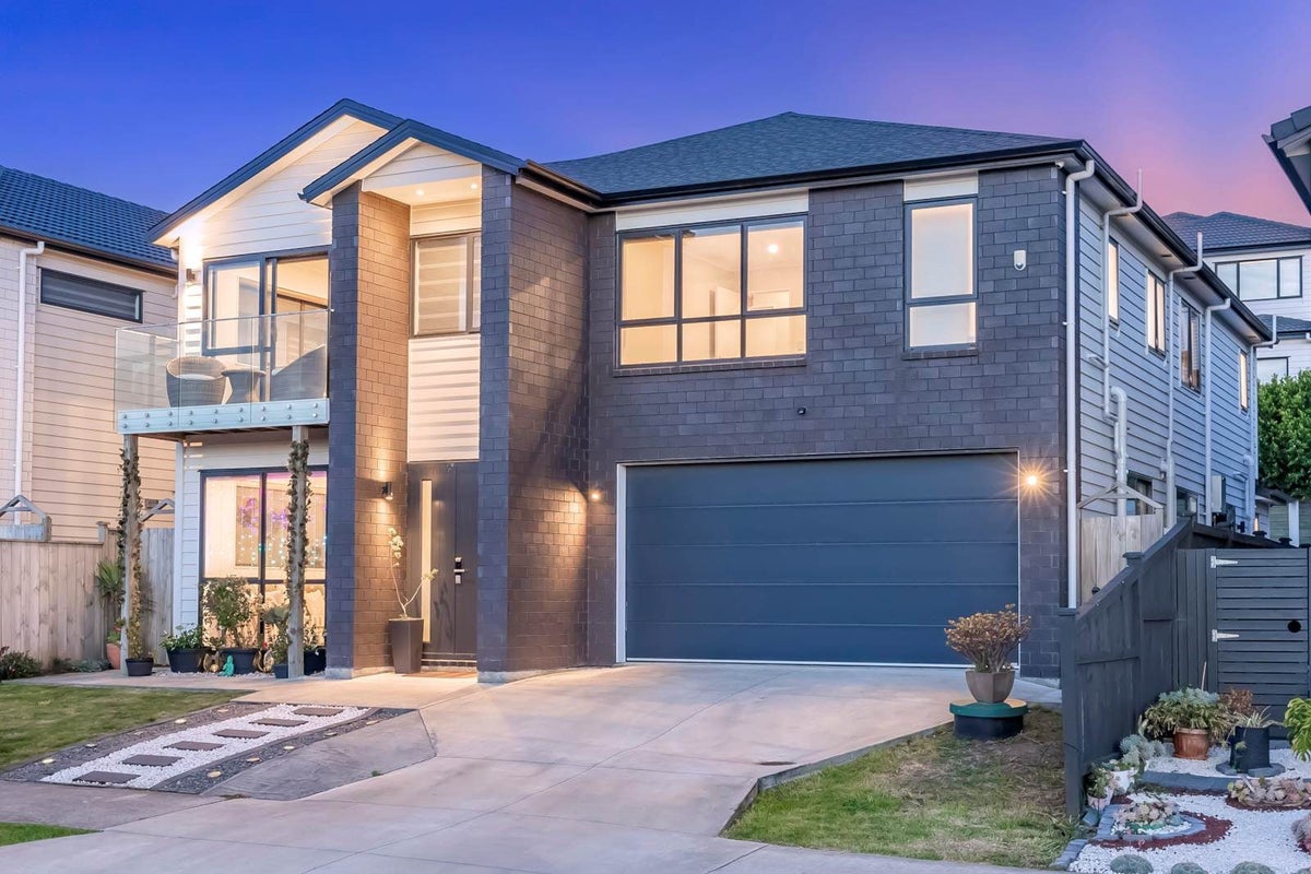 106 McQuoids Road, Flat Bush, Auckland - Carousel 2