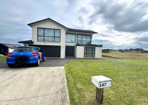347 Pinecrest Drive, Gulf Harbour, Whangaparaoa - Carousel 1