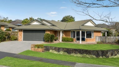 21 John Brooke Crescent, East Tamaki Heights, Auckland - Carousel 1