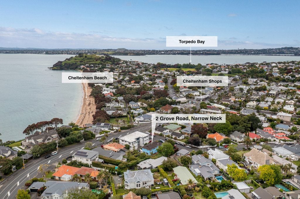 2 Grove Road, Narrow Neck, Auckland - Carousel 1