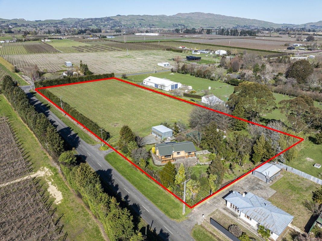 130 Tollemache Road East, Longlands, Hastings - Carousel 1