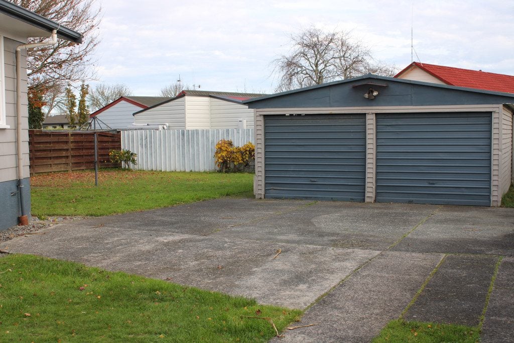 7 Ashurst Avenue, Pukete, Hamilton - Carousel 13