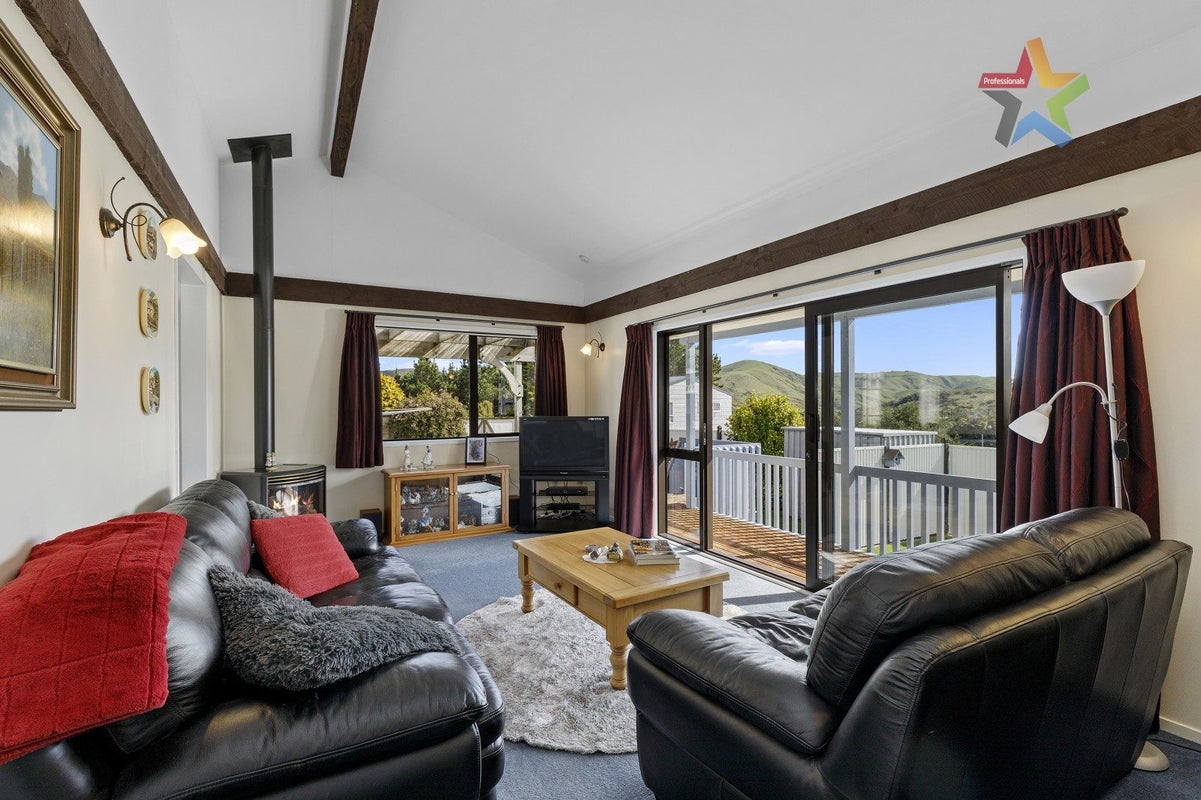 24 Invercargill Drive, Kelson, Lower Hutt - Carousel 2