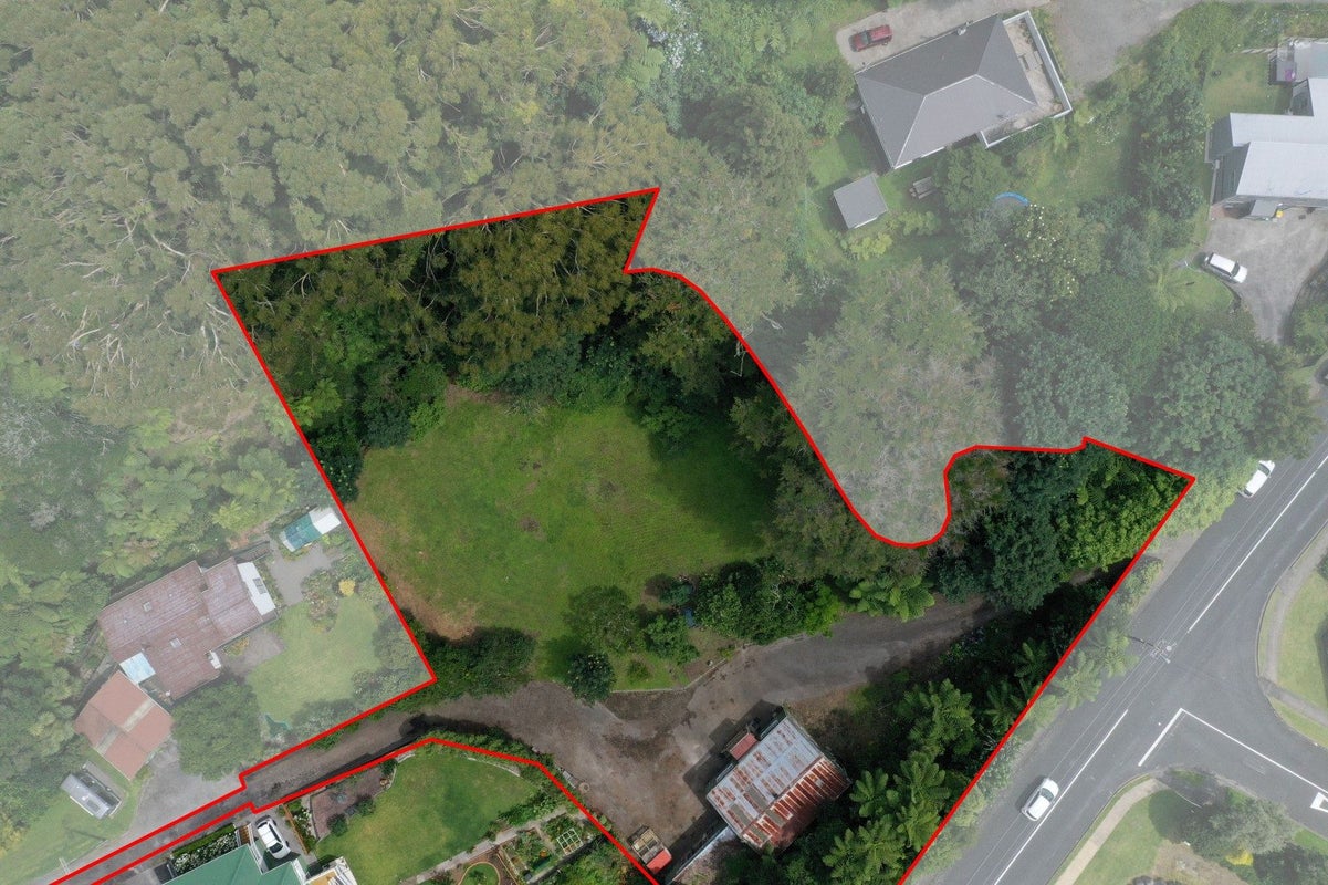 24 Govett Avenue, Frankleigh Park, New Plymouth - Carousel 1