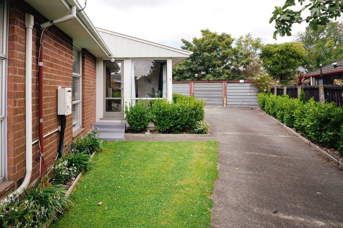 5/4 Hendon Street, Edgeware, Christchurch - Carousel 14