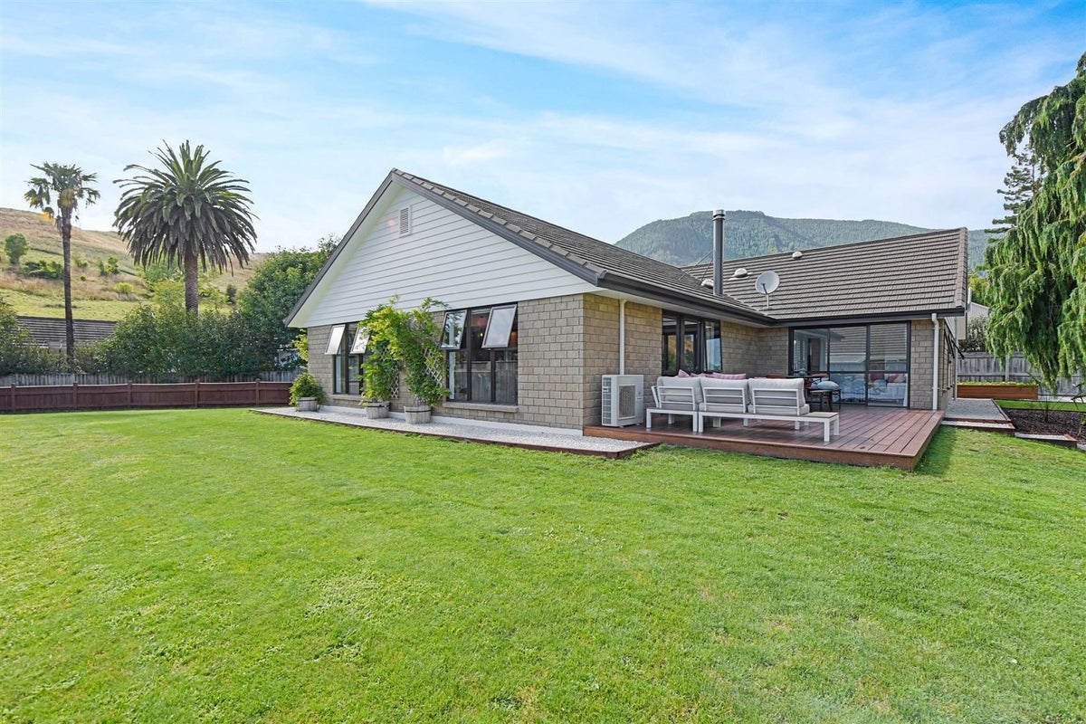 32 Sunningdale Drive, Stoke, Nelson - Carousel 2