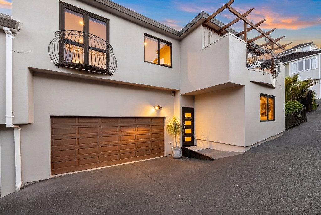 2/134 Kohimarama Road, Kohimarama, Auckland - Carousel 1