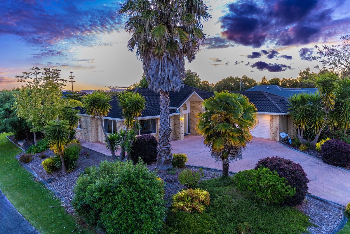 9 Haswell Place, Huntington, Hamilton - Carousel 1