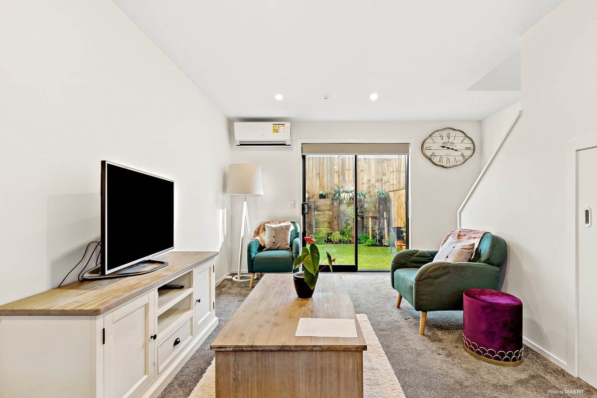 4/102 Millbrook Road, Sunnyvale, Auckland - Carousel 2