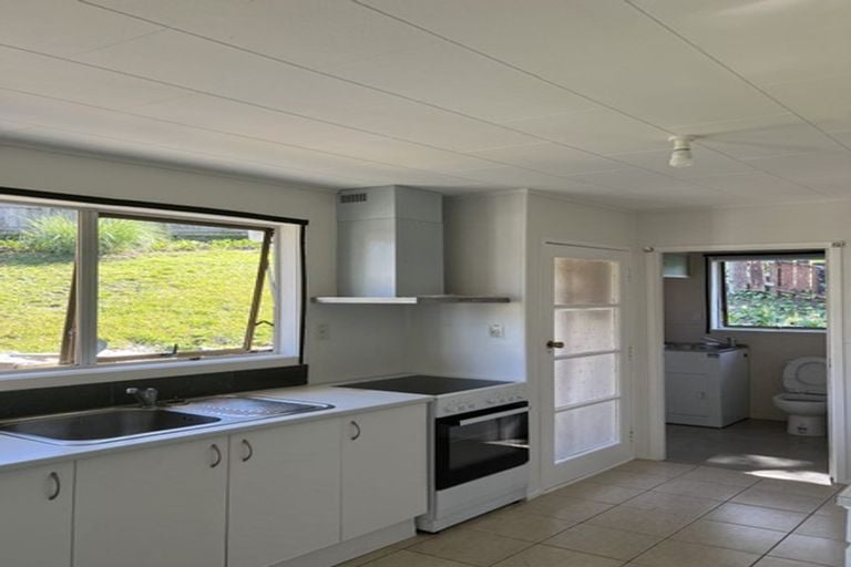 62 Lavery Place, Sunnynook, Auckland - Carousel 14
