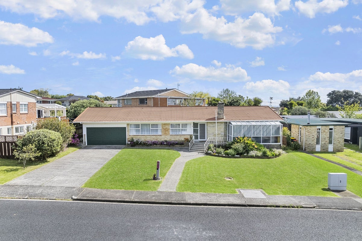 4 Juliet Avenue, Howick, Auckland - Carousel 1
