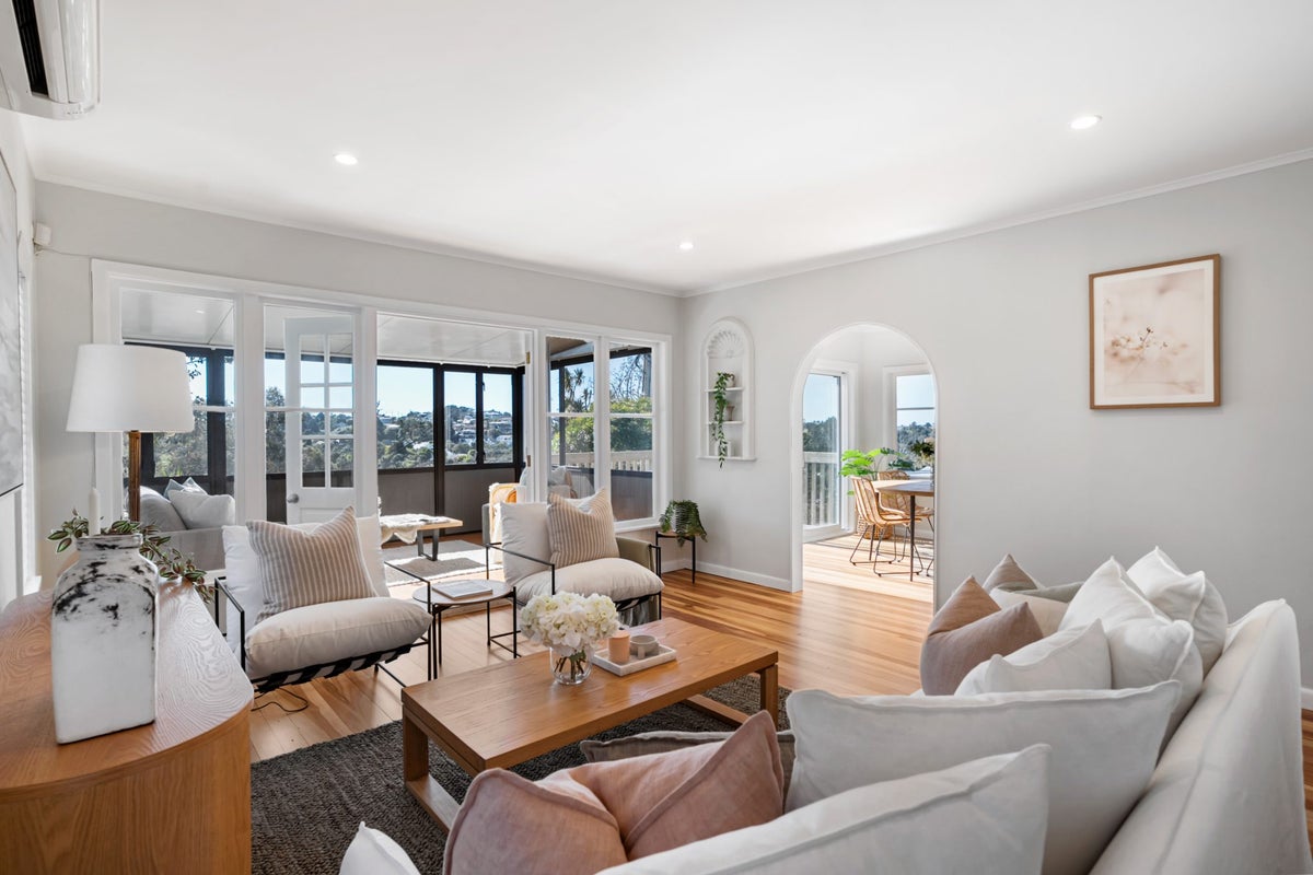 57 Onewa Road, Northcote, Auckland - Carousel 2