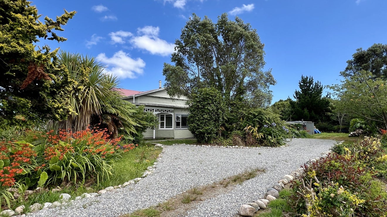 31 Brougham Street, Westport, Westport - Carousel 1