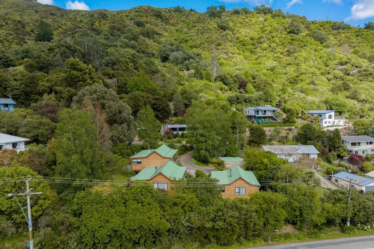 8A Beach Place, Havelock, Havelock - Carousel 1