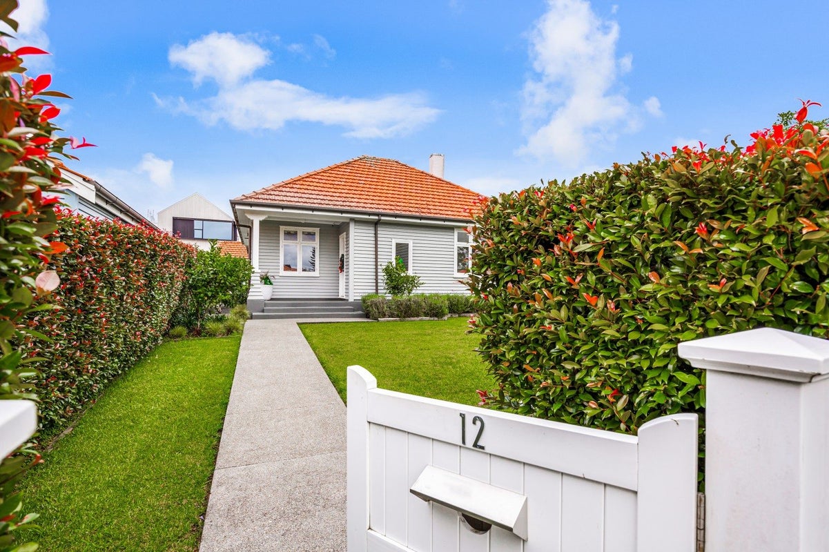 12 Sunderland Avenue, Hobsonville, Auckland - Carousel 1