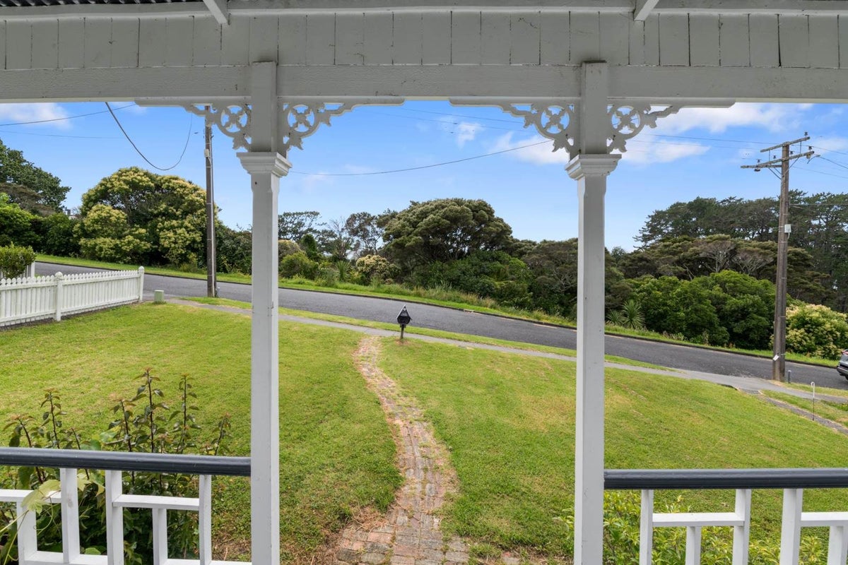 55 Huka Road, Birkenhead, Auckland - Carousel 2