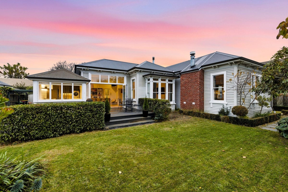 8 Aikmans Road, Merivale, Christchurch - Carousel 1