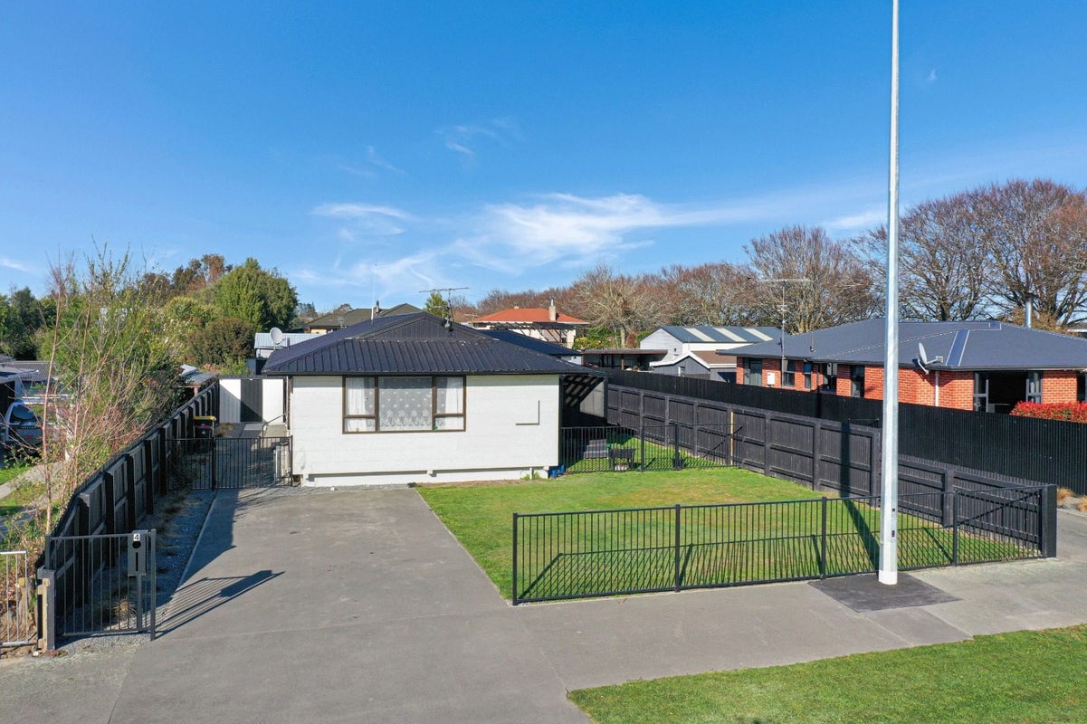 4 Elizabeth Avenue, Rakaia - Carousel 1