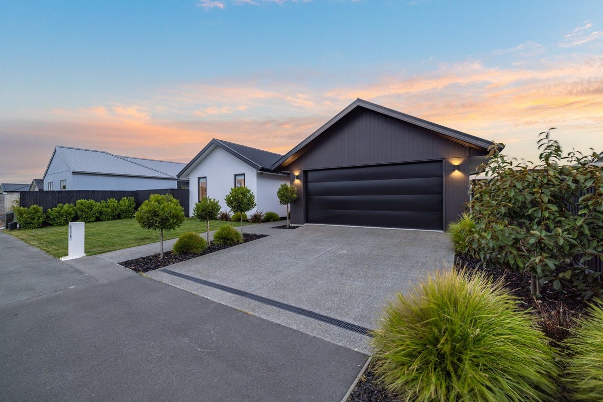 11 Letitia Street, Burwood, Christchurch - Carousel 28