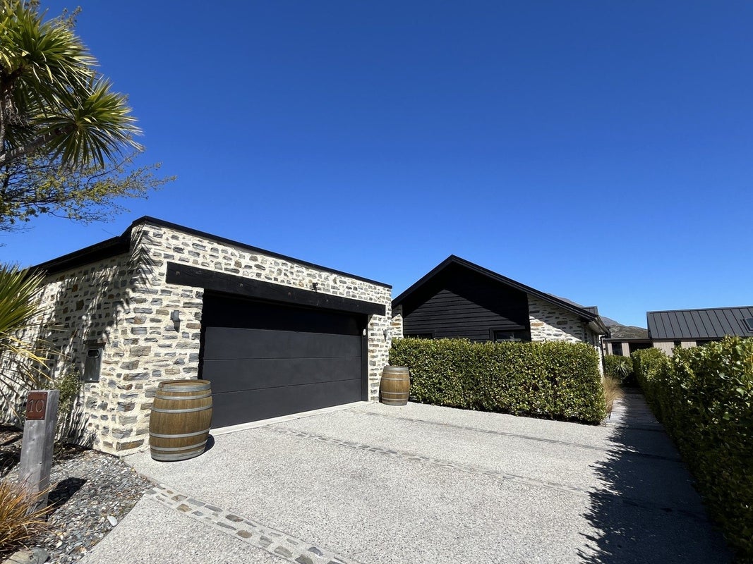 10 Arran Lane, Jacks Point, Queenstown - Carousel 14