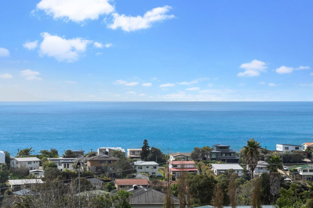 12 Brightside Road, Stanmore Bay, Whangaparaoa - Carousel 1
