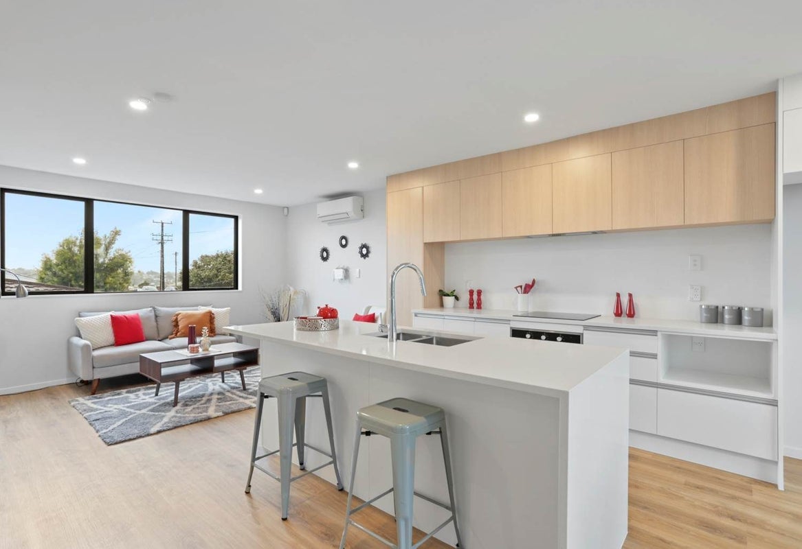 2/30 Woodford Avenue, Henderson, Auckland - Carousel 2