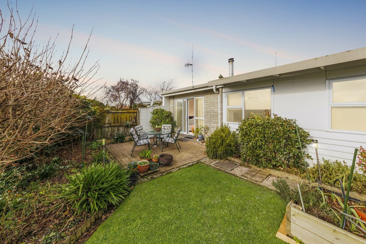 1/521 Featherston Street, Roslyn, Palmerston North - Carousel 1