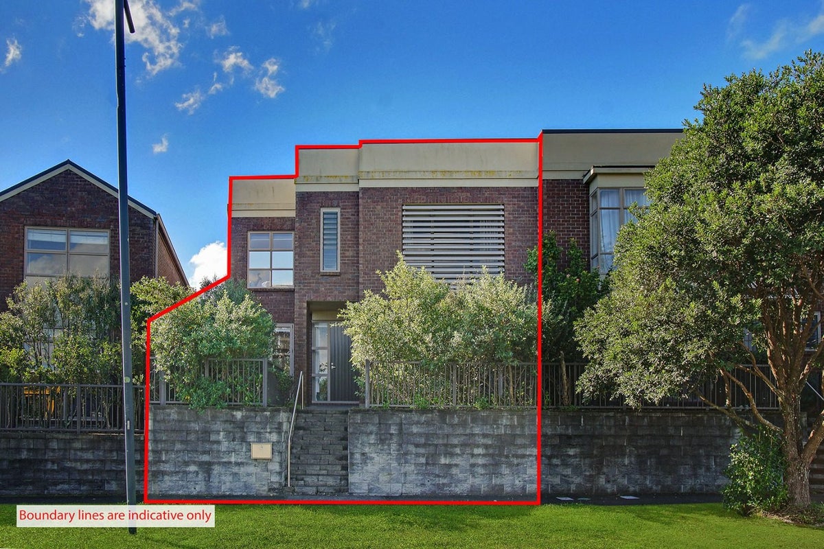 11 Tephra Boulevard, Stonefields, Auckland - Carousel 2