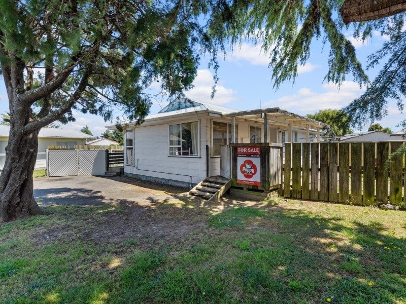 27 Heather Street, Levin, Levin - Carousel 1