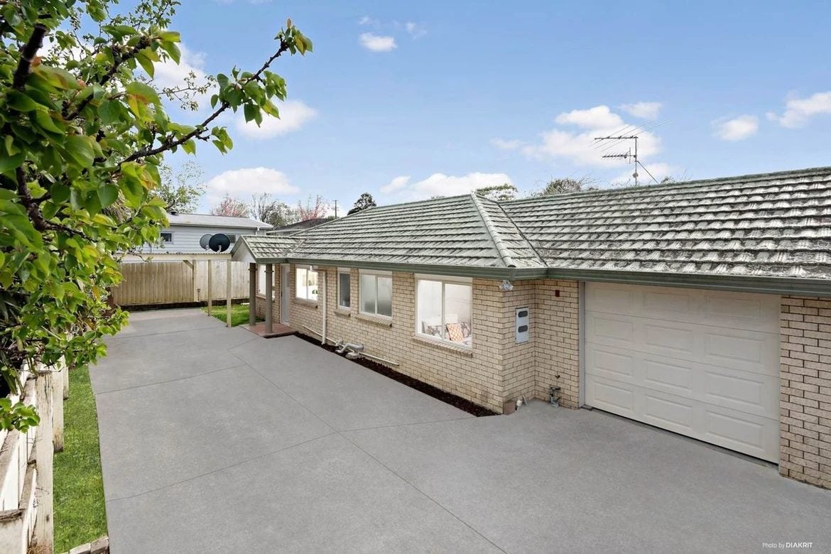 4 Brentford Place, Manurewa, Auckland - Carousel 1