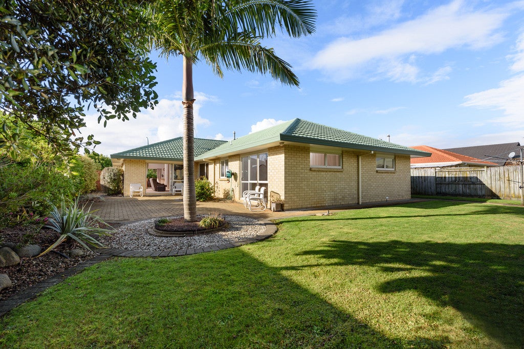 122 Gloucester Road, Mount Maunganui, Mount Maunganui - Carousel 1