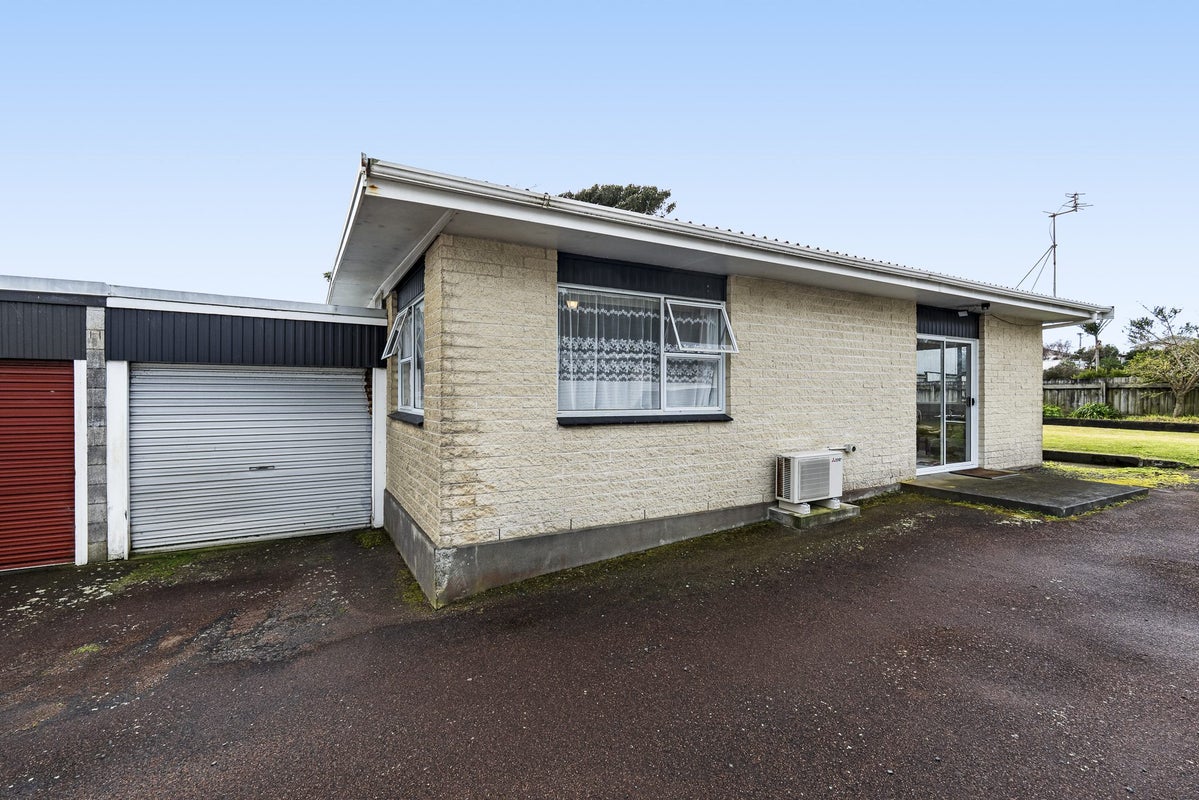 2/137A Ngamotu Road, Spotswood, New Plymouth, Taranaki - Carousel 1