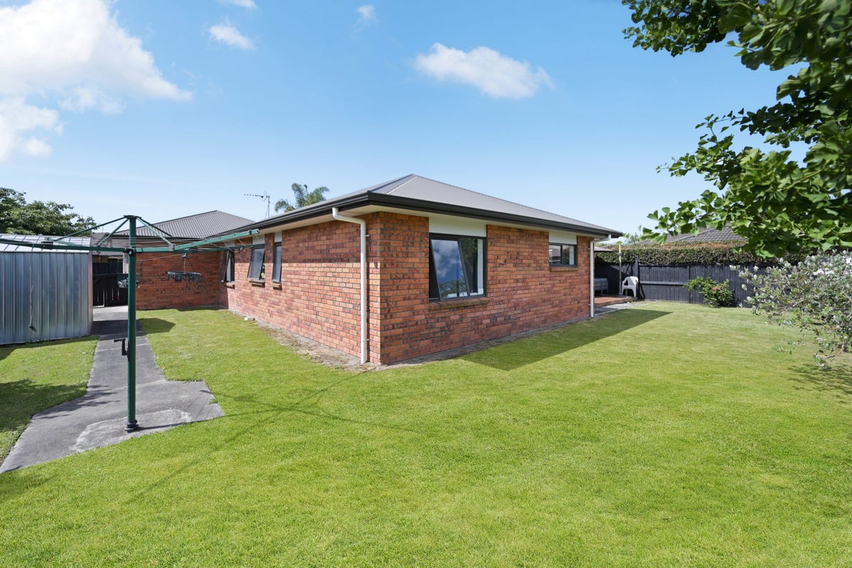 8 Holly Place, Rototuna North, Hamilton - Carousel 12