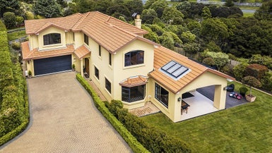 90 Samwell Drive, Whitby, Porirua - Carousel 1
