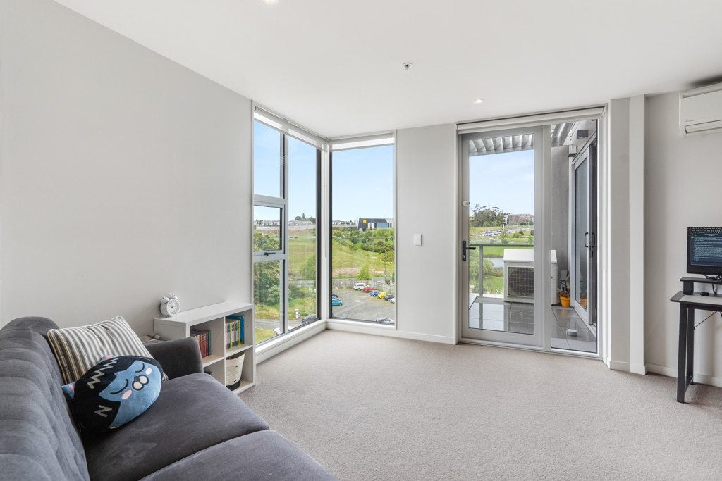 502/3 Rose Garden Lane, Albany, Auckland - Carousel 2