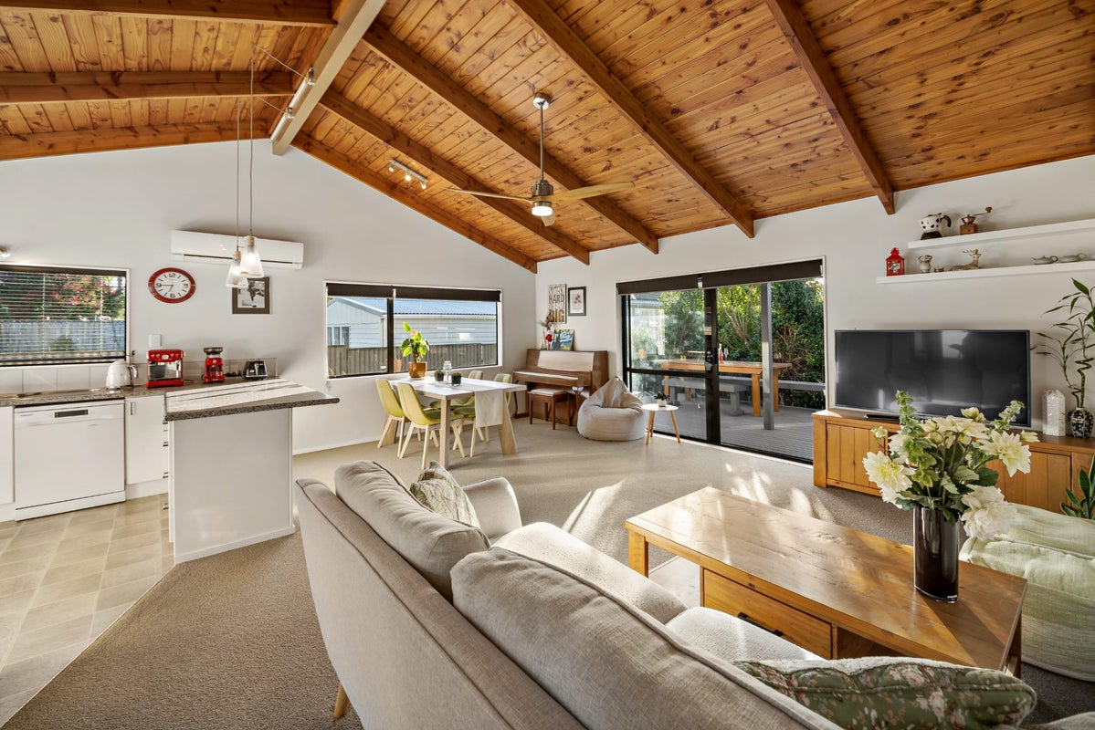 1/47 Thornlow Street, Glendene, Auckland - Carousel 1