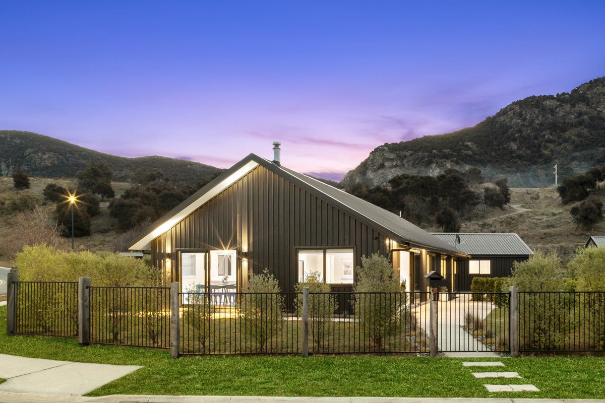 1 Sorrel Street, Albert Town, Wanaka - Carousel 15