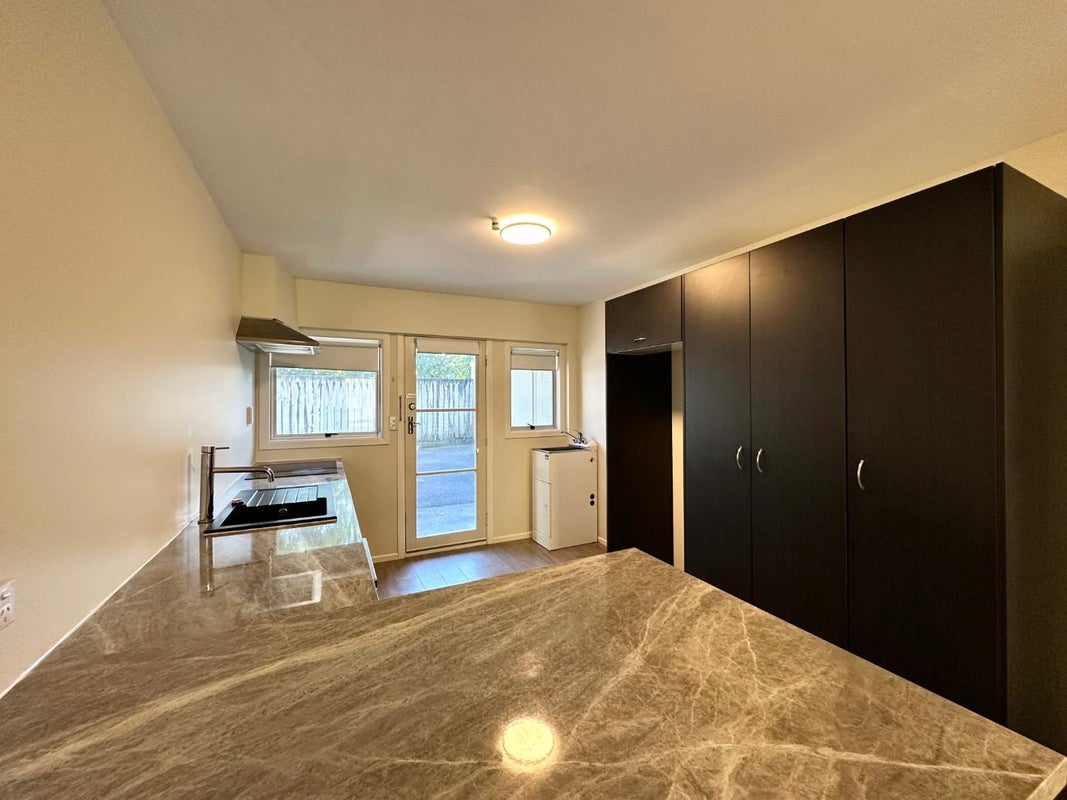 3/6 Liverpool Street, Hamilton Central, Hamilton - Carousel 2