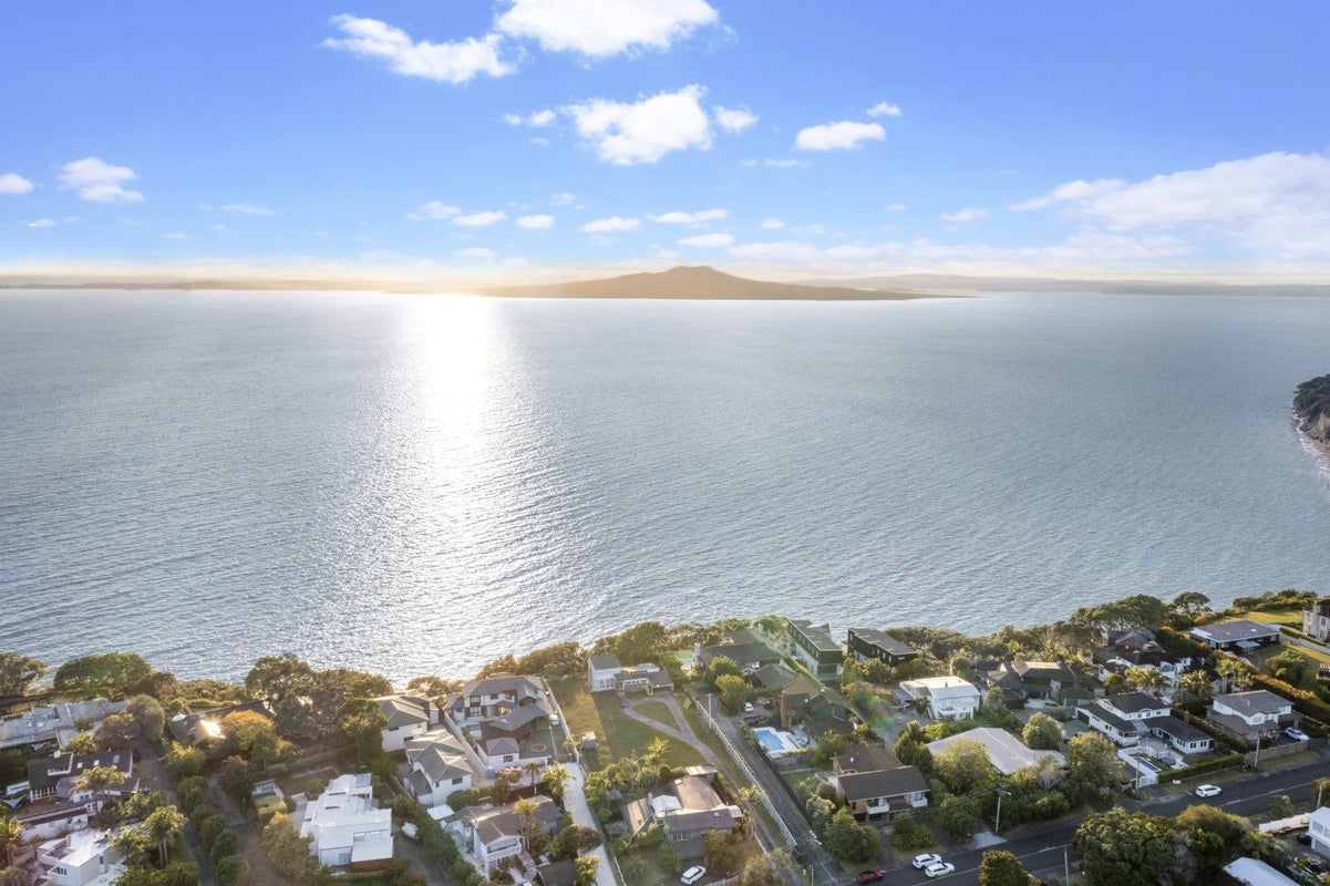 247 Beach Road, Campbells Bay, Auckland - Carousel 1