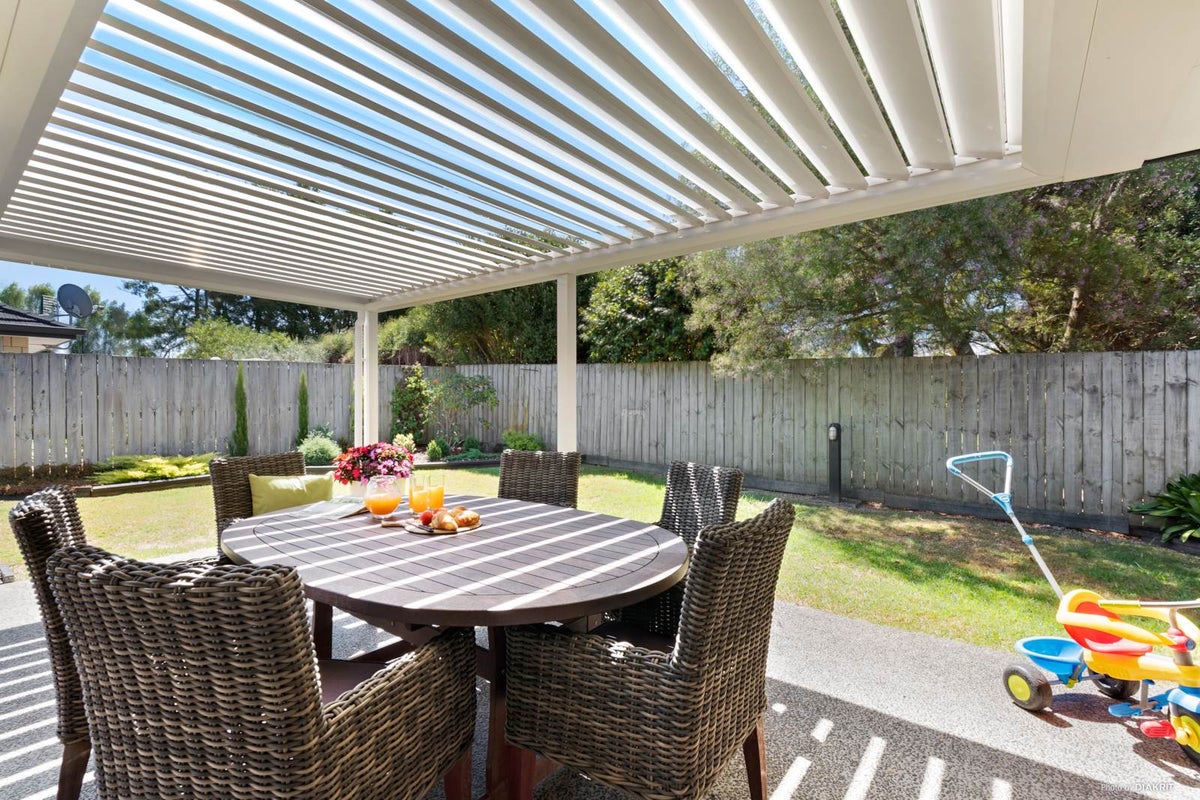 10 Fern Place, Beachlands, Auckland - Carousel 1