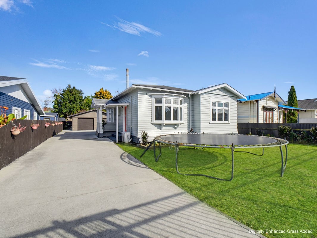 12 Lyndhurst Street, Takaro, Palmerston North - Carousel 1