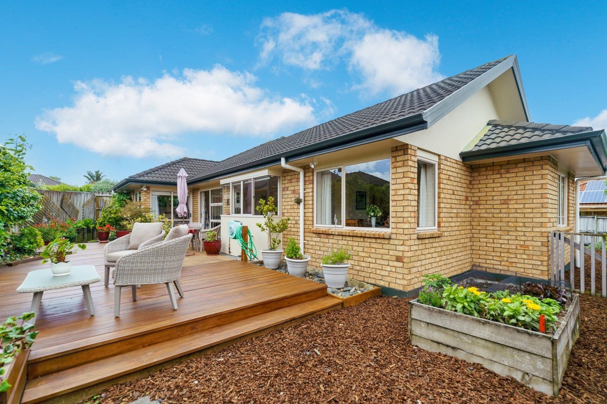 12 Caragh Place, East Tamaki, Auckland - Carousel 1