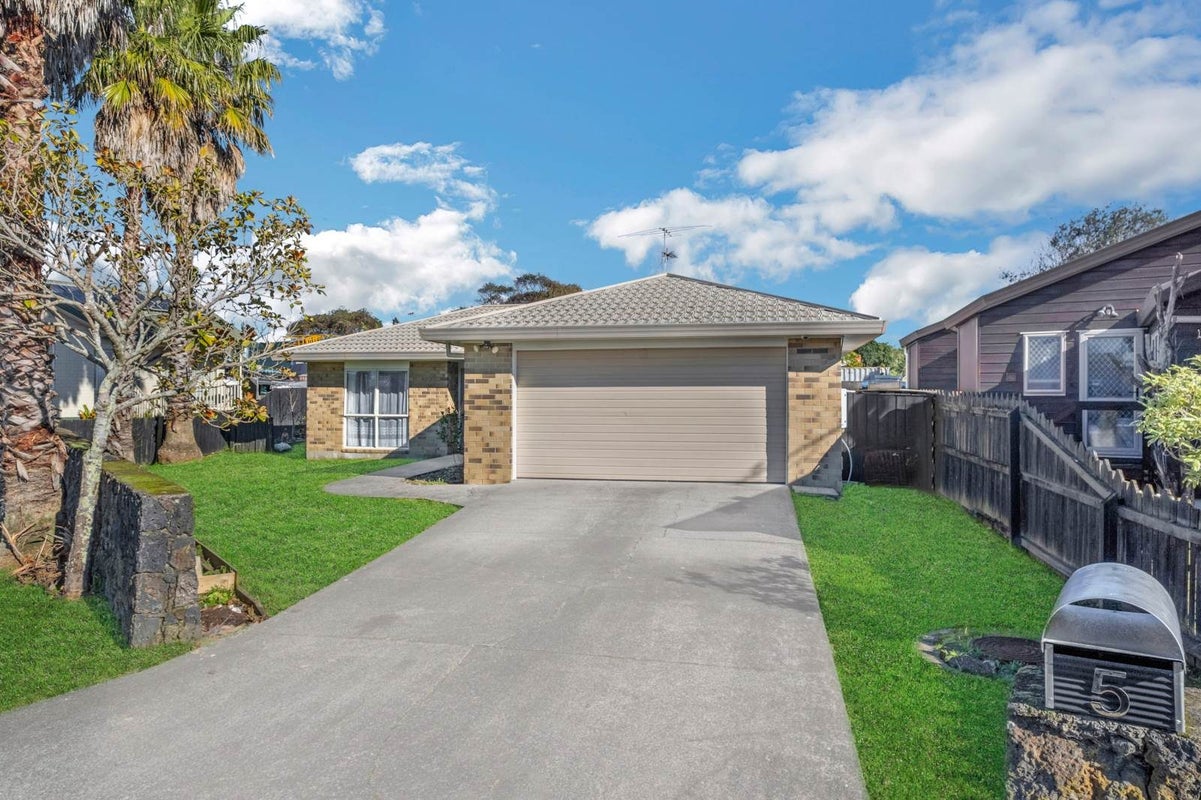 5 Midvale Place, Burswood, Manukau City, Auckland - Carousel 1