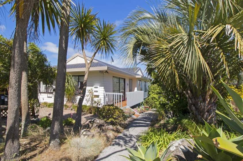 4 Altair Place, Windsor Park, Auckland - Carousel 2