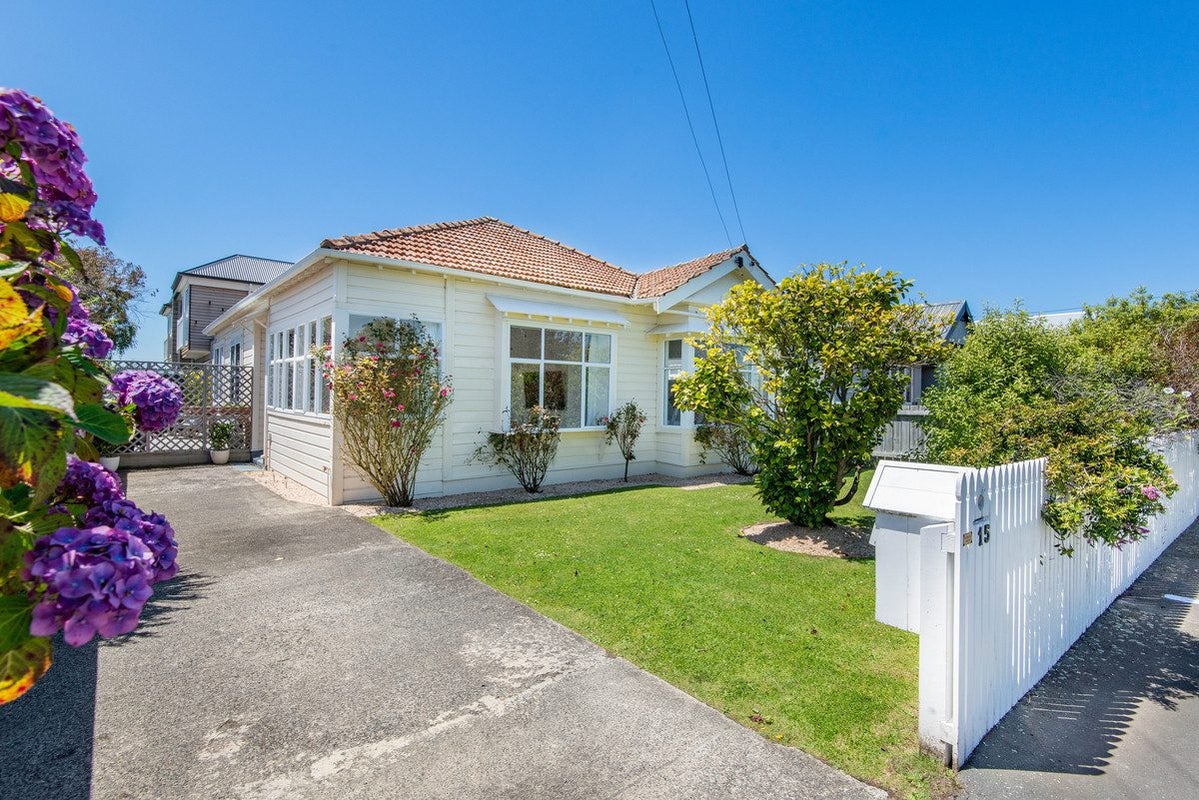 15 West Avenue, Saint Clair, Dunedin - Carousel 1